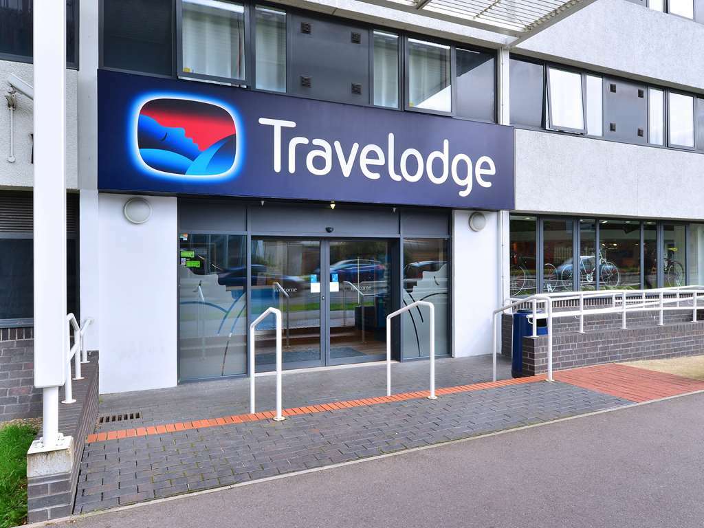 Travelodge Swindon Central Exterior photo